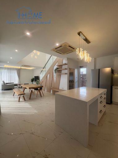 รูป 🏡✨ ให้เช่า Modern Pool Villa 2 ชั้น พร้อมสระว่ายน้ำส่วนตัว ทำเลสันกำแพง เชียงใหม่ ✨🏡 #ASP-V0026 - รูปที่ 3/21