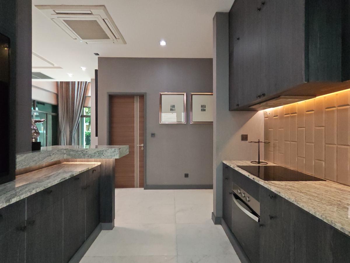รูป บ้านเดี่ยว3 ชั้น หลังมุม ไม่มีบ้านตรงข้าม สุขุมวิท 101 - รูปที่ 21/27