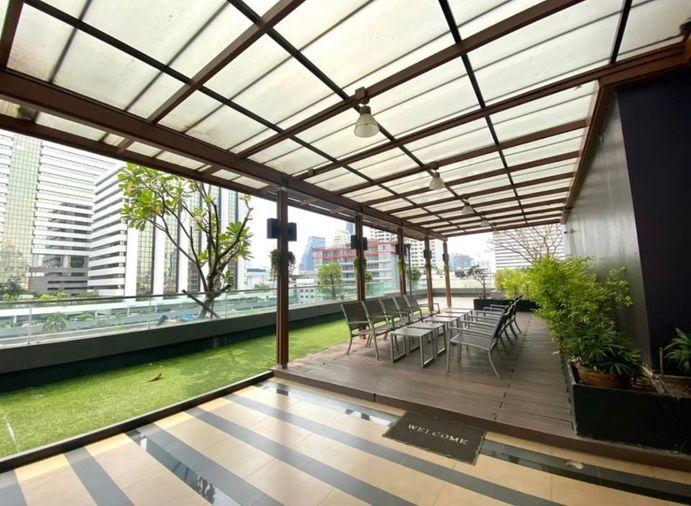 รูป 1 ห้องนอน | 1 ห้องน้ำ | BTS Surasak | 28 ตร.ม. | 14,000 บาท/เดือน | ชั้น 24 — Lumpini Place กรุงเทพฯ - รูปที่ 1/10