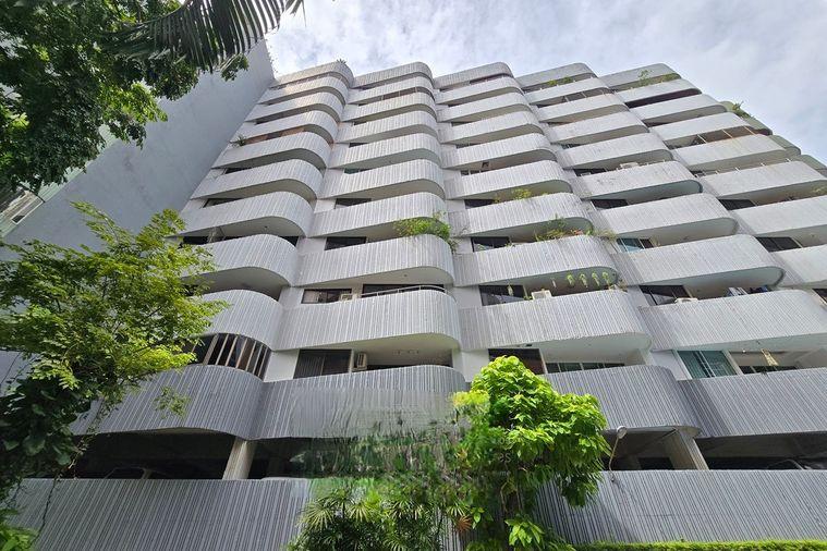picture 2Bed | 2Bath | BTS Phrom Phong | 136sqm | THB 55,000/mo | Fl.4 — Bright Sukhumvit 24 Bangkok - 1/10