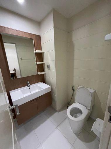 รูป 1 ห้องนอน | 1 ห้องน้ำ | BTS Krung Thon Buri | 45 ตร.ม. | 16,000 บาท/เดือน | ชั้น 7 — Q House Sathorn กรุงเทพฯ - รูปที่ 9/10