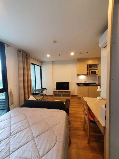 รูป สตูดิโอ | 1 ห้องน้ำ | MRT Huai Khwang | 27 ตร.ม. | 11,000 บาท/เดือน | ชั้น 5 — Ideo Huaykhwang กรุงเทพฯ - รูปที่ 3/4
