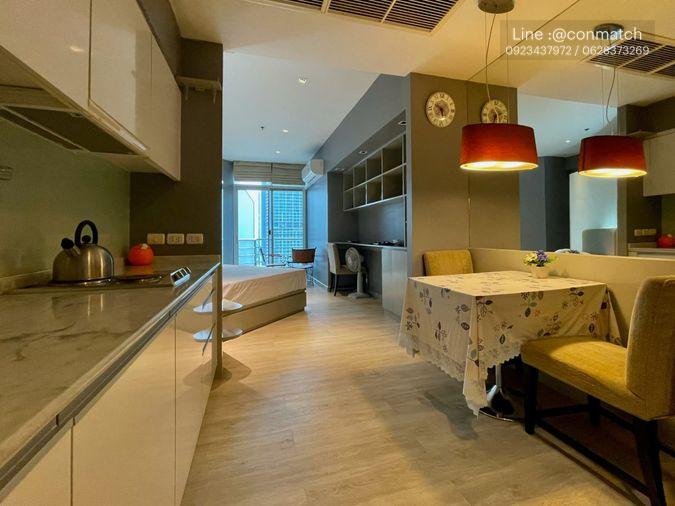 รูป สตูดิโอ | 1 ห้องน้ำ | BTS Saphan Taksin | 42 ตร.ม. | 17,000 บาท/เดือน | ชั้น 17 — Baan Sathorn Chaophraya กรุงเทพฯ - รูปที่ 1/8