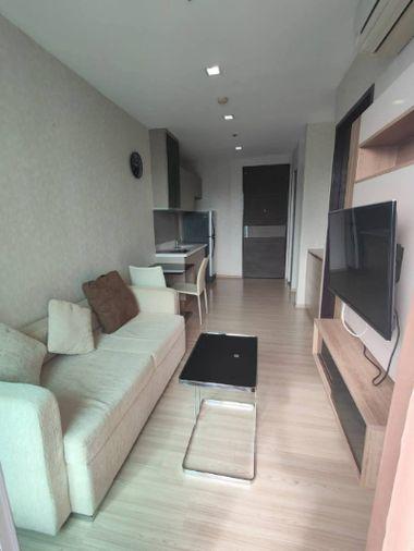 picture 1Bed | 1Bath | BTS Saphan Taksin | 35sqm | THB 20,000/mo | Fl.25 — Rhythm Sathorn Bangkok - 3/10