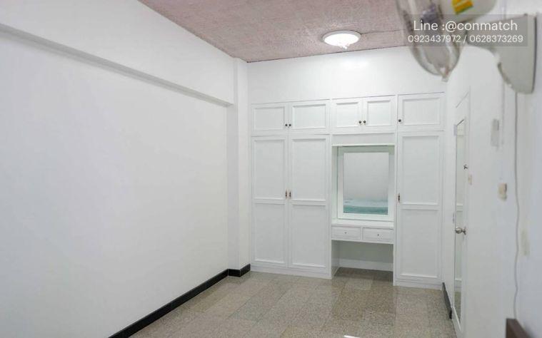 picture 1Bed | 1Bath | BTS Phloen Chit | 45sqm | THB 14,000/mo | Fl.9 — Ruenrudee Condominium Bangkok - 10/10