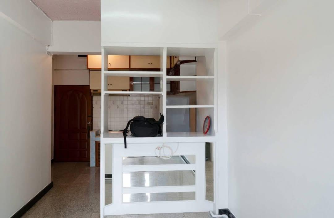 รูป 1 ห้องนอน | 1 ห้องน้ำ | BTS Phloen Chit | 45 ตร.ม. | 14,000 บาท/เดือน | ชั้น 9 — Ruenrudee Condominium กรุงเทพฯ - รูปที่ 6/10