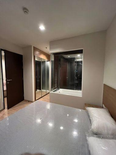 รูป 1 ห้องนอน | 1 ห้องน้ำ | BTS Saphan Taksin | 45 ตร.ม. | 25,000 บาท/เดือน | ชั้น 4 — Rhythm Sathorn กรุงเทพฯ - รูปที่ 4/9