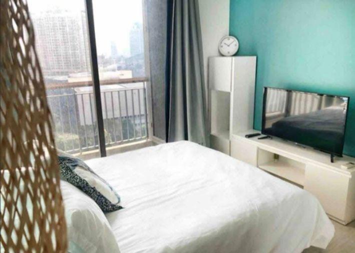 picture 1Bed | 1Bath | BTS Ekkamai | 46sqm | THB 32,000/mo | Fl.10 — Rhythm Sukhumvit 42 Bangkok - 8/10
