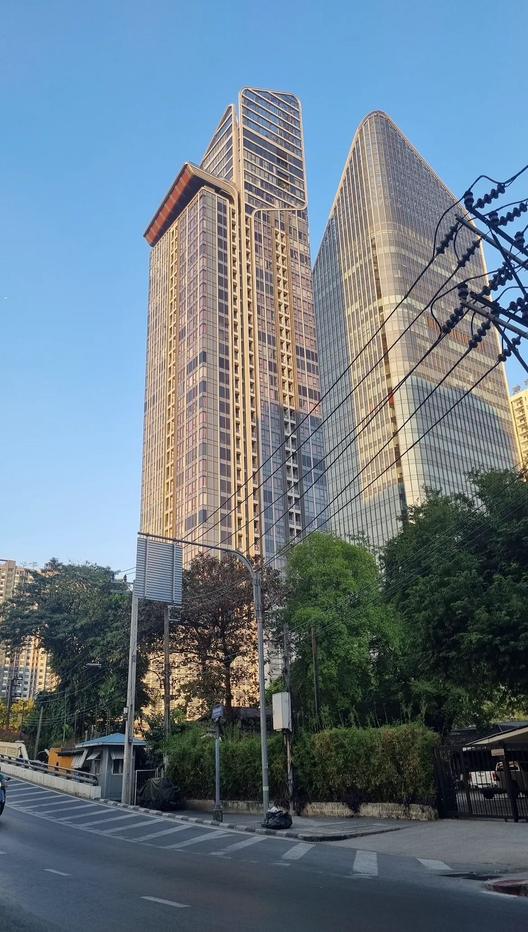 picture 1Bed | 1Bath | MRT Sukhumvit | 53sqm | THB 60,000/mo | Fl.32 — The Esse Asoke Bangkok - 2/10