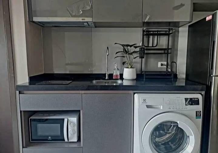 picture 1Bed | 1Bath | MRT Phra Ram 9 | 32sqm | THB 24,000/mo | Fl.18 — Rhythm Asoke Bangkok - 6/10