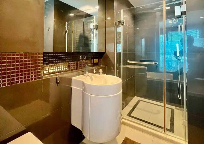 รูป 1 ห้องนอน | 1 ห้องน้ำ | BTS Saphan Taksin | 45 ตร.ม. | 28,000 บาท/เดือน | ชั้น 33 — Rhythm Sathorn กรุงเทพฯ - รูปที่ 10/10