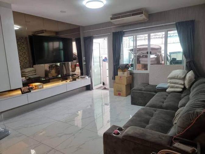 รูป 4 ห้องนอน | 3 ห้องน้ำ | 320 ตร.ม. | 55,000 บาท/เดือน | ชั้น 4 — House กรุงเทพฯ - รูปที่ 2/4