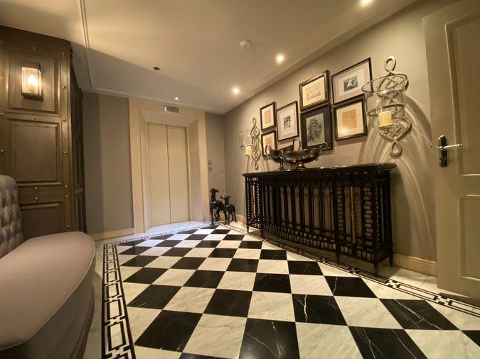 picture 2Bed | 3Bath | MRT Lumphini | 277sqm | THB 200,000/mo | Fl.3 — Baan Sathorn Bangkok - 1/7