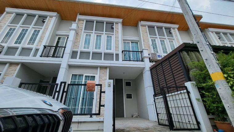 picture 3Bed | 2Bath | BTS Saphan Khwai | 110sqm | THB 15,000/mo | Fl.1 — Town Ramintra Bangkok - 1/9