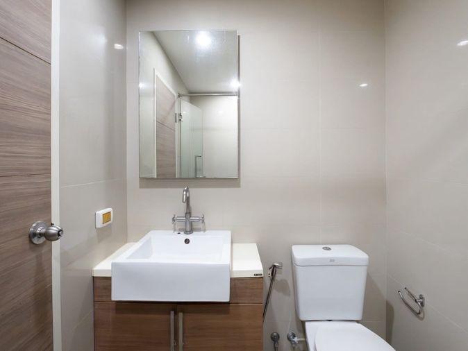 รูป 1 ห้องนอน | 1 ห้องน้ำ | BTS Wongwian Yai | 51 ตร.ม. | 22,000 บาท/เดือน | ชั้น 11 — Hive Taksin กรุงเทพฯ - รูปที่ 1/10