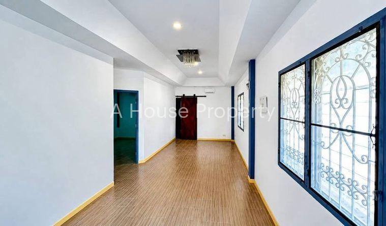 รูป ขายบ้านหลังริม บางพระ–ศรีราชา สภาพดี พร้อมอยู่ ทำเลน่าอยู่ - รูปที่ 3/7