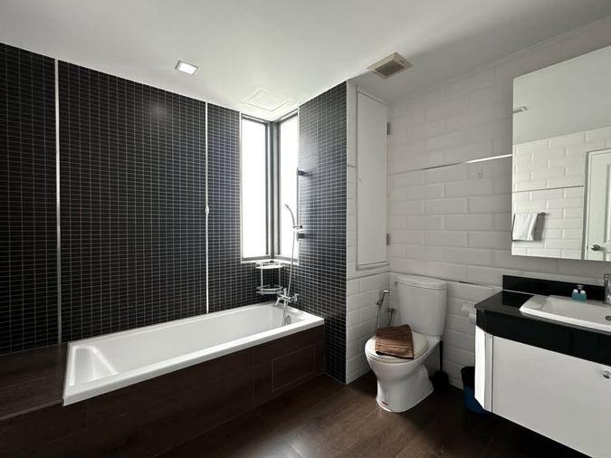 picture 2Bed | 2Bath | BTS Nana | 120sqm | THB 51,000/mo | Fl.15 — Nantiruj Tower Bangkok - 1/9