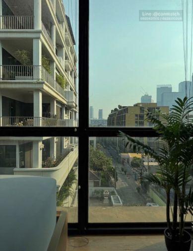 picture 1Bed | 1Bath | BTS Phloen Chit | 26sqm | THB 11,000/mo | Fl.3 — Socio Ruamrudee Bangkok - 10/10
