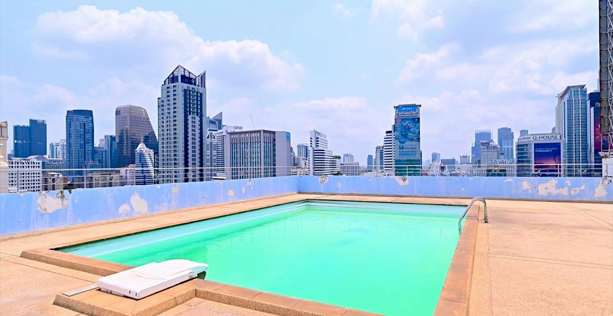 รูป 1 ห้องนอน | 1 ห้องน้ำ | BTS Phloen Chit | 45 ตร.ม. | 14,000 บาท/เดือน | ชั้น 9 — Ruenrudee Condominium กรุงเทพฯ - รูปที่ 3/10
