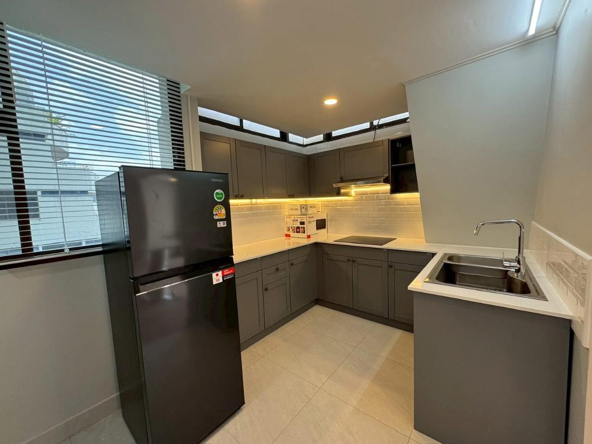 picture 2Bed | 1Bath | BTS Phrom Phong | 135sqm | THB 90,000/mo | Fl.12 — Supalai Place Sukhumvit 39 Bangkok - 1/10