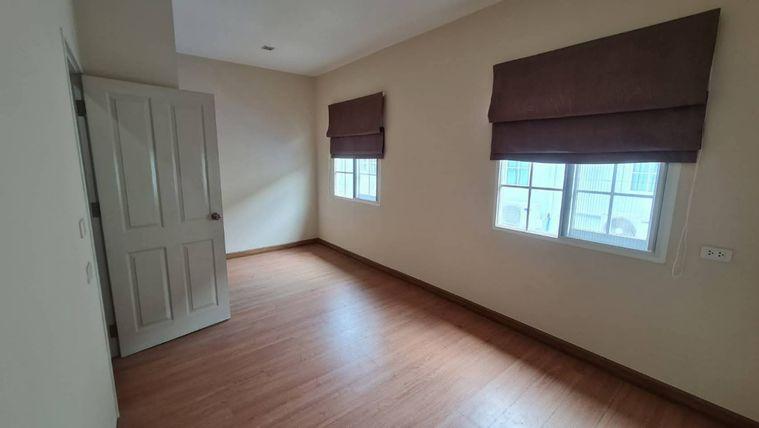 picture 3Bed | 2Bath | BTS Saphan Khwai | 110sqm | THB 15,000/mo | Fl.1 — Town Ramintra Bangkok - 3/9