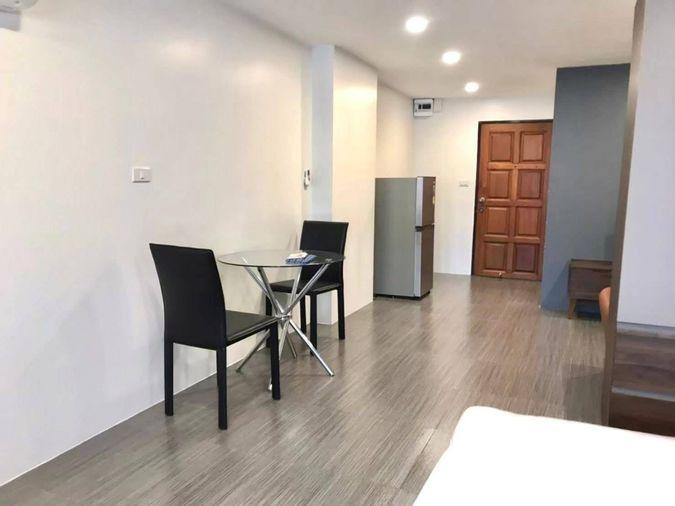 picture 1Bed | 1Bath | BTS Chong Nonsi | 40sqm | THB 15,000/mo | Fl.12 — Itf Silom Palace Bangkok - 2/10