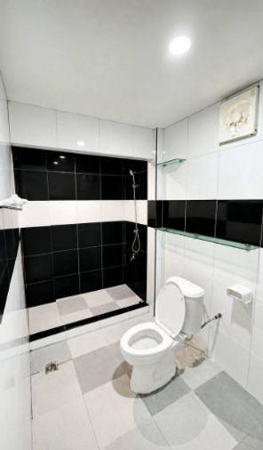 รูป  ขายบ้านหลังริม บางพระ–ศรีราชา สภาพดี พร้อมอยู่ ทำเลน่าอยู่ - รูปที่ 5/7