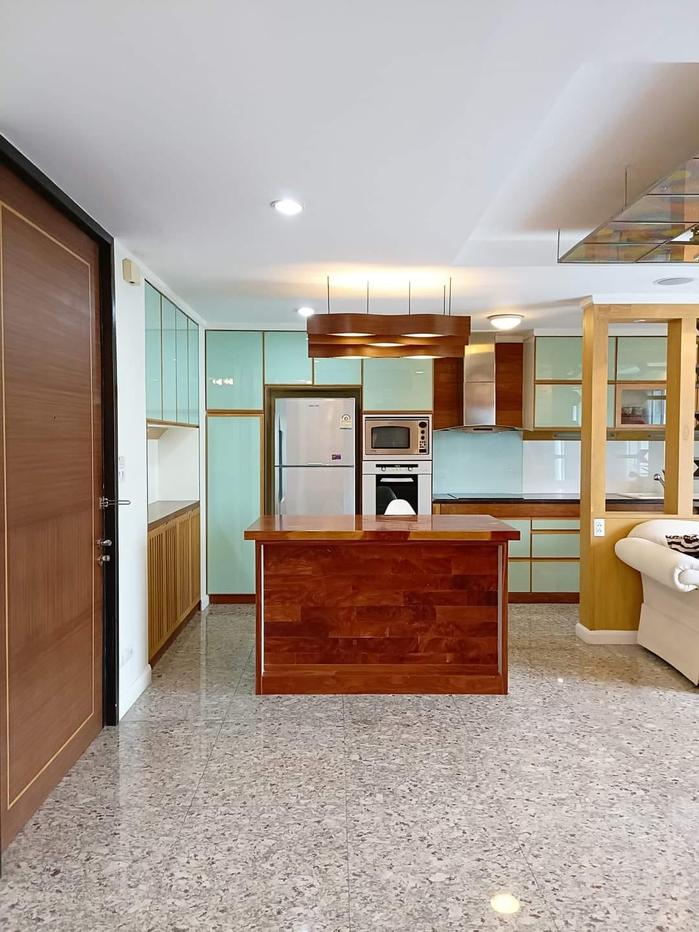 picture 2Bed | 1Bath | BTS Ekkamai | 102sqm | THB 49,000/mo | Fl.8 — Avenue 61 Bangkok - 8/10