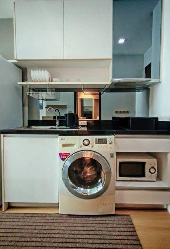 picture 1Bed | 1Bath | BTS Phra Khanong | 38sqm | THB 24,000/mo | Fl.29 — Sky Walk Residence Bangkok - 8/10