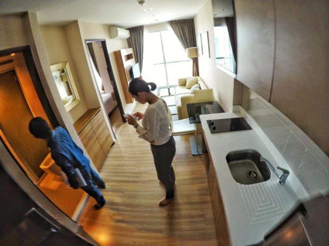 picture 1Bed | 1Bath | BTS Saphan Taksin | 35sqm | THB 21,000/mo | Fl.28 — Rhythm Sathorn Bangkok - 4/10