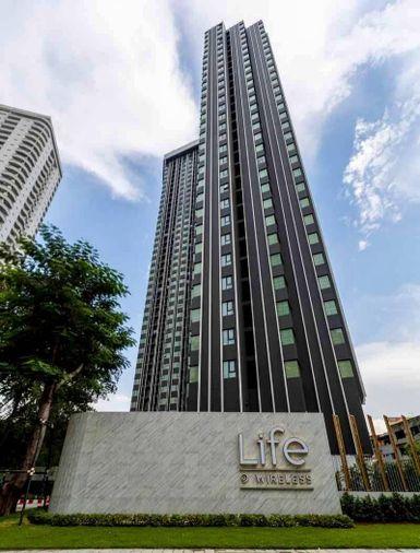 picture 1Bed | 1Bath | BTS Phloen Chit | 28sqm | THB 19,000/mo | Fl.21 — Life One Wireless Bangkok - 1/2