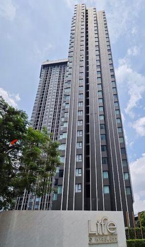 picture 1Bed | 1Bath | BTS Phloen Chit | 31sqm | THB 31,000/mo | Fl.28 — Life One Wireless Bangkok - 1/10