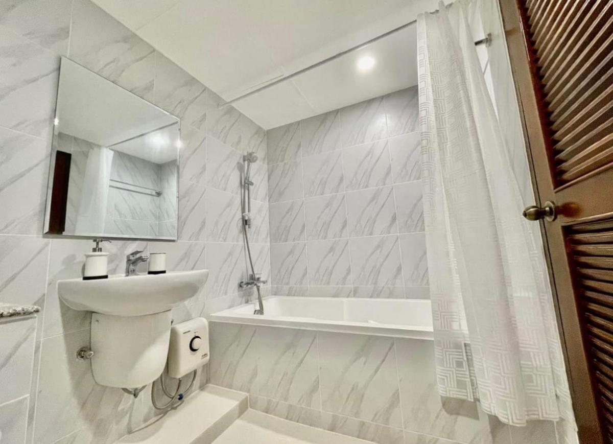 picture 1Bed | 1Bath | BTS Phrom Phong | 51sqm | THB 17,000/mo | Fl.25 — Supalai Place Sukhumvit 39 Bangkok - 4/10
