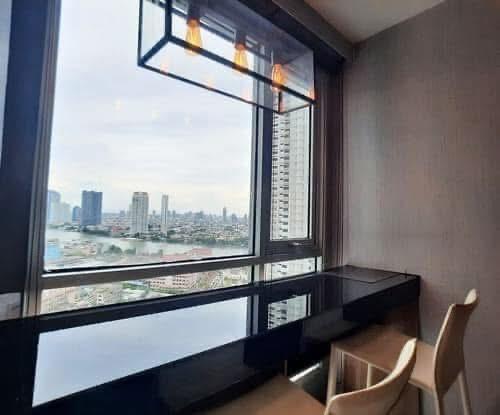 รูป 1 ห้องนอน | 1 ห้องน้ำ | BTS Saphan Taksin | 46 ตร.ม. | 25,000 บาท/เดือน | ชั้น 22 — Rhythm Sathorn กรุงเทพฯ - รูปที่ 1/10