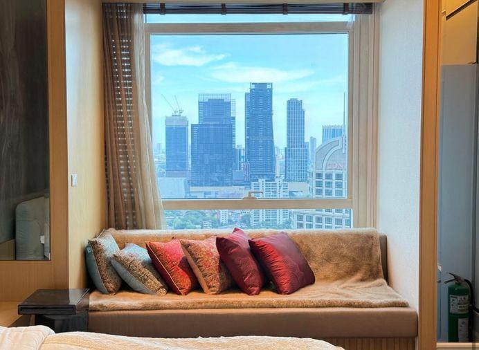 รูป 2 ห้องนอน | 2 ห้องน้ำ | BTS Phloen Chit | 141 ตร.ม. | 120,000 บาท/เดือน | ชั้น 37 — Athenee Residence กรุงเทพฯ - รูปที่ 1/6