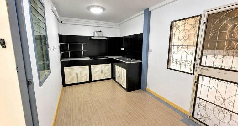 รูป  ขายบ้านหลังริม บางพระ–ศรีราชา สภาพดี พร้อมอยู่ ทำเลน่าอยู่ - รูปที่ 4/7