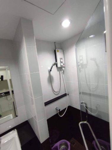 picture 1Bed | 1Bath | MRT Phra Ram 9 | 30sqm | THB 10,000/mo | Fl.18 — Asakan Place Srinakarin Bangkok - 9/10