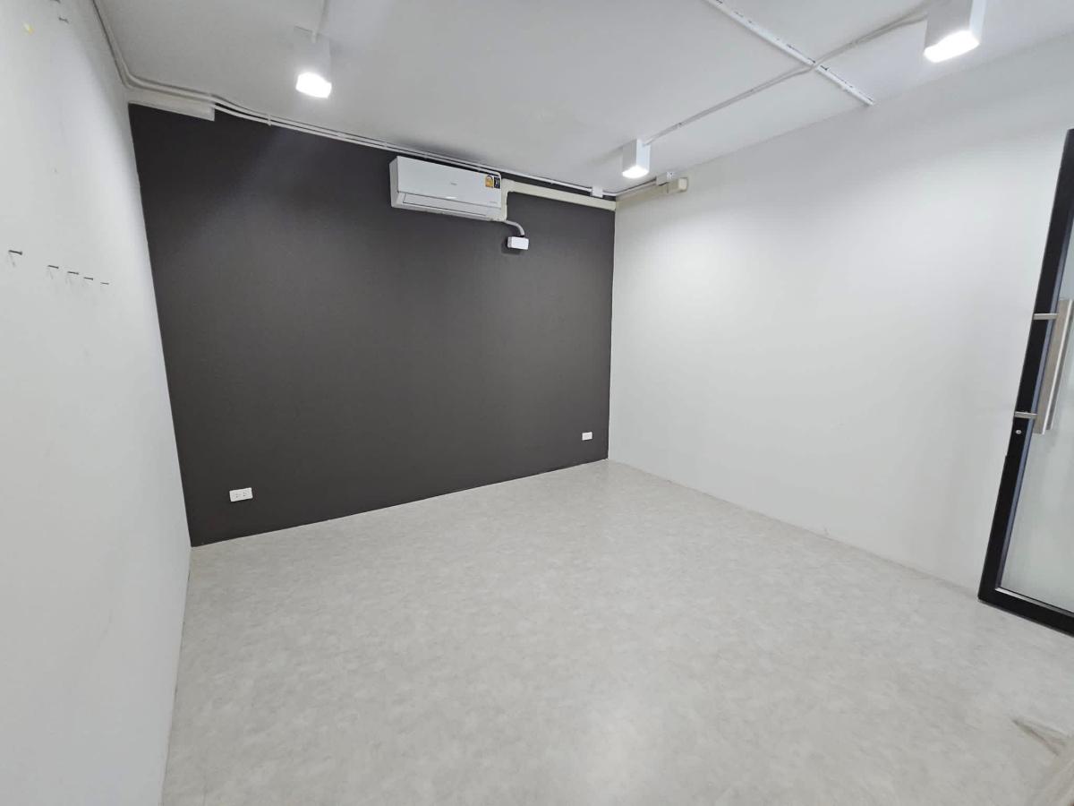 รูป 1 ห้องนอน | 0 ห้องน้ำ | BTS Chong Nonsi | 110 ตร.ม. | 120,000 บาท/เดือน | ชั้น 2 — Silom Connect กรุงเทพฯ - รูปที่ 4/9