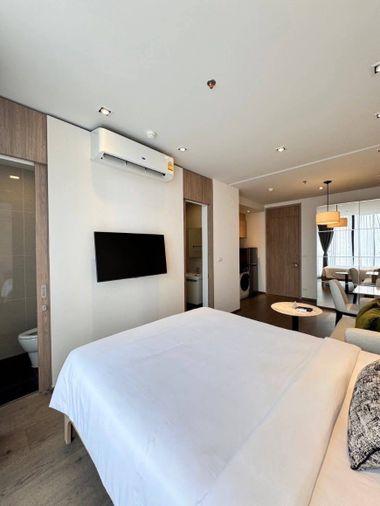 picture 1Bed | 1Bath | BTS Phrom Phong | 29sqm | THB 22,000/mo | Fl.13 — Park 24 Bangkok - 8/10