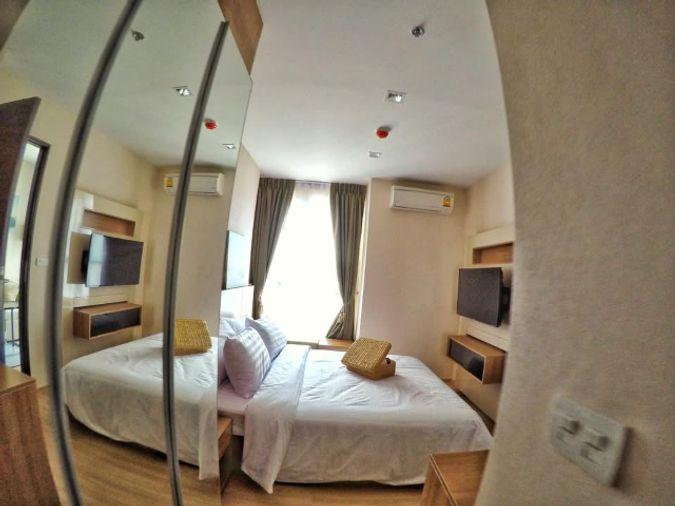 picture 1Bed | 1Bath | BTS Saphan Taksin | 35sqm | THB 21,000/mo | Fl.28 — Rhythm Sathorn Bangkok - 3/10