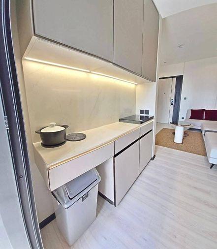 รูป 1 ห้องนอน | 1 ห้องน้ำ | BTS Phaya Thai | 38 ตร.ม. | 30,000 บาท/เดือน | ชั้น 24 — The Room Phayathai กรุงเทพฯ - รูปที่ 1/9