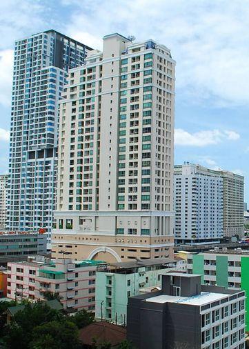 picture 2Bed | 1Bath | BTS Ratchathewi | 46sqm | THB 19,000/mo | Fl.12 — Baan Pathumwan Bangkok - 4/10