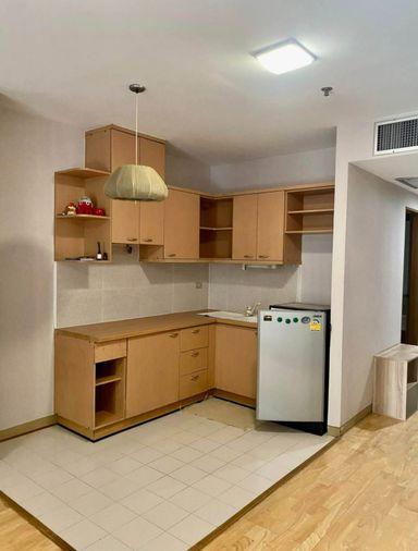 picture 1Bed | 1Bath | BTS Ratchadamri | 37sqm | THB 12,000/mo | Fl.7 — Grand Condo Bangkok - 7/9
