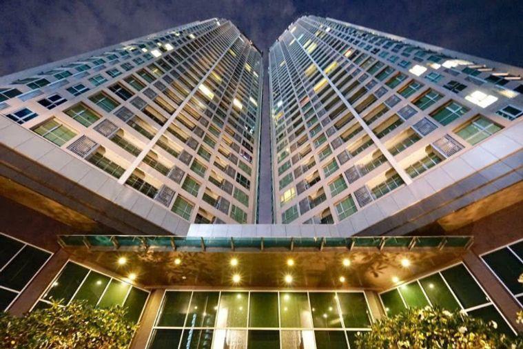 picture 1Bed | 1Bath | BTS Saphan Taksin | 35sqm | THB 21,000/mo | Fl.28 — Rhythm Sathorn Bangkok - 7/10