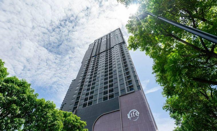 รูป 1 ห้องนอน | 1 ห้องน้ำ | MRT Queen Sirikit National Convention Centre | 33 ตร.ม. | 26,000 บาท/เดือน | ชั้น 12 — Life Rama 4 - Asoke กรุงเทพฯ - รูปที่ 1/9