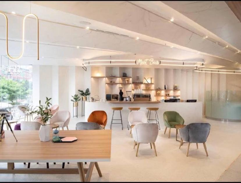 picture 1Bed | 2Bath | MRT Huai Khwang | 31sqm | THB 22,000/mo | Fl.23 — XT Huaikhwang Bangkok - 9/10