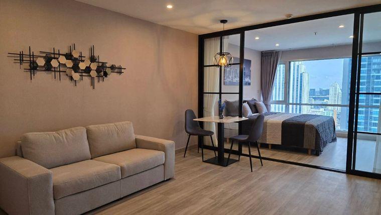 รูป 1 ห้องนอน | 1 ห้องน้ำ | BTS Nana | 40 ตร.ม. | 19,000 บาท/เดือน | ชั้น 25 — Sukhumvit Suite กรุงเทพฯ - รูปที่ 1/9