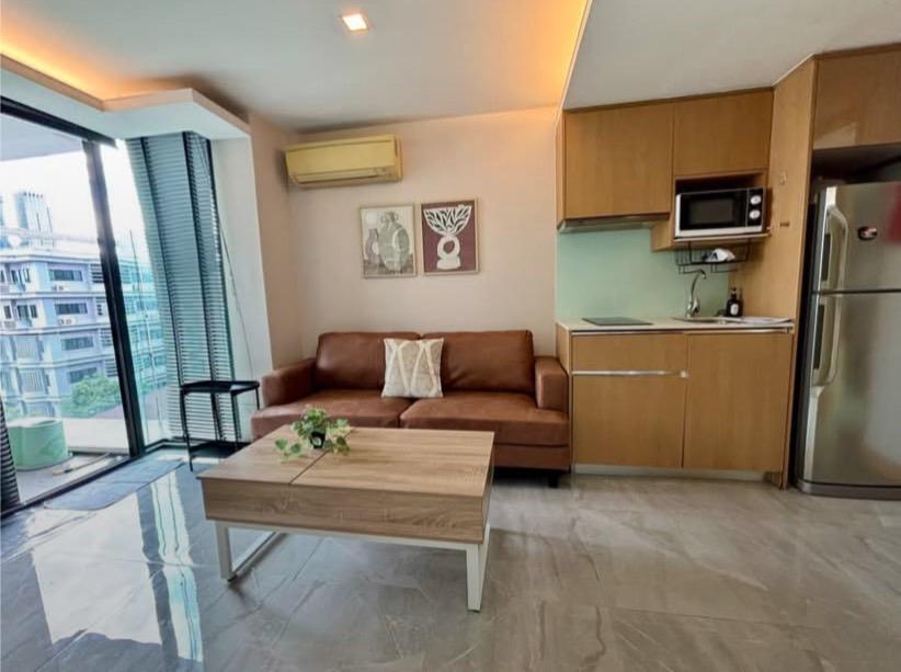 รูป 1 ห้องนอน | 1 ห้องน้ำ | BTS Phloen Chit | 26 ตร.ม. | 11,000 บาท/เดือน | ชั้น 3 — Socio Ruamrudee กรุงเทพฯ - รูปที่ 2/10