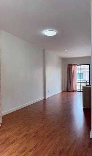 รูป 3 ห้องนอน | 3 ห้องน้ำ | BTS Si Kritha | 170 ตร.ม. | 28,000 บาท/เดือน | ชั้น 1 — Bliz Condominium Rama 9 - Hua Mak กรุงเทพฯ - รูปที่ 6/10