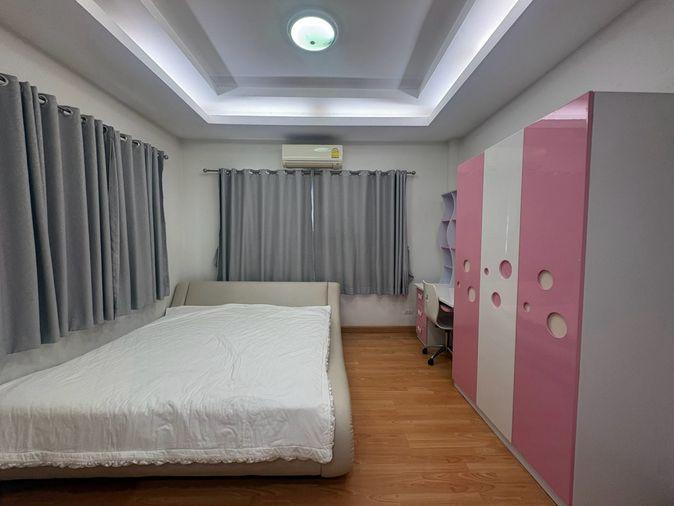 รูป 🏡 บ้านเดี่ยว 2 ชั้นให้เช่า บ้านสวยพร้อมอยู่ ทำเลท่าศาลา ใกล้โรงเรียนนานาชาติ  #A5-H0753 - รูปที่ 13/20
